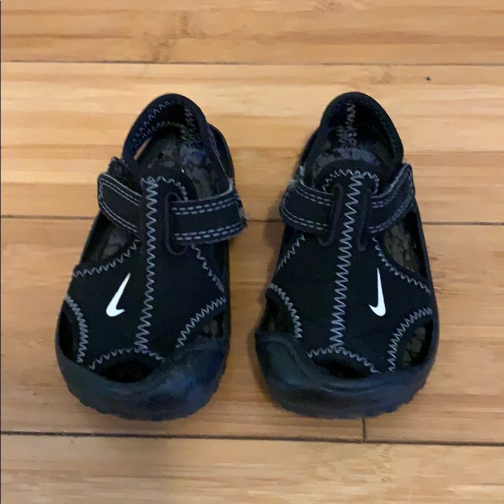 Boys Nike sandals